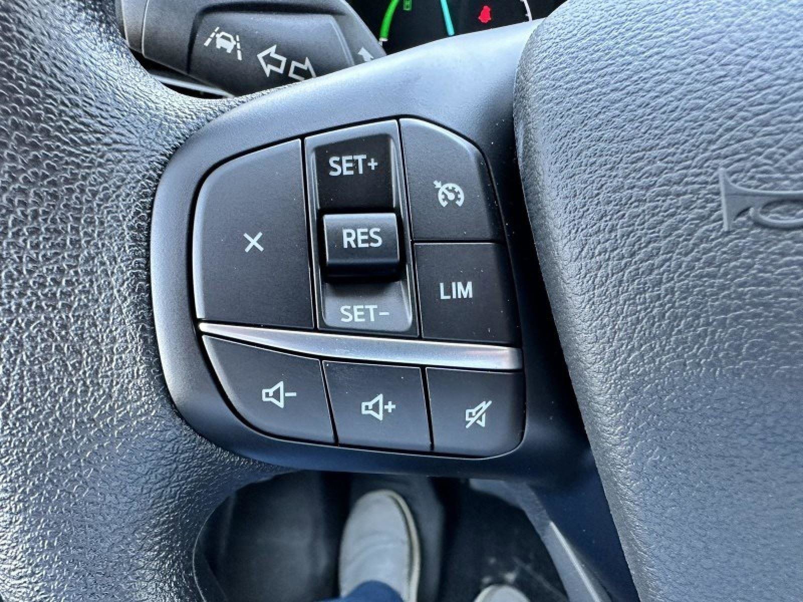 Used 2023 Ford E-Transit Medium Roof image 20