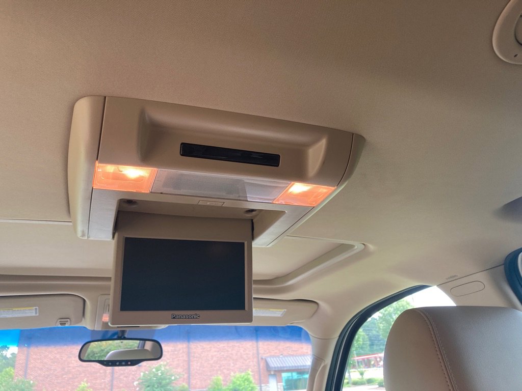 Used 2011 Chevrolet Suburban LTZ image 16