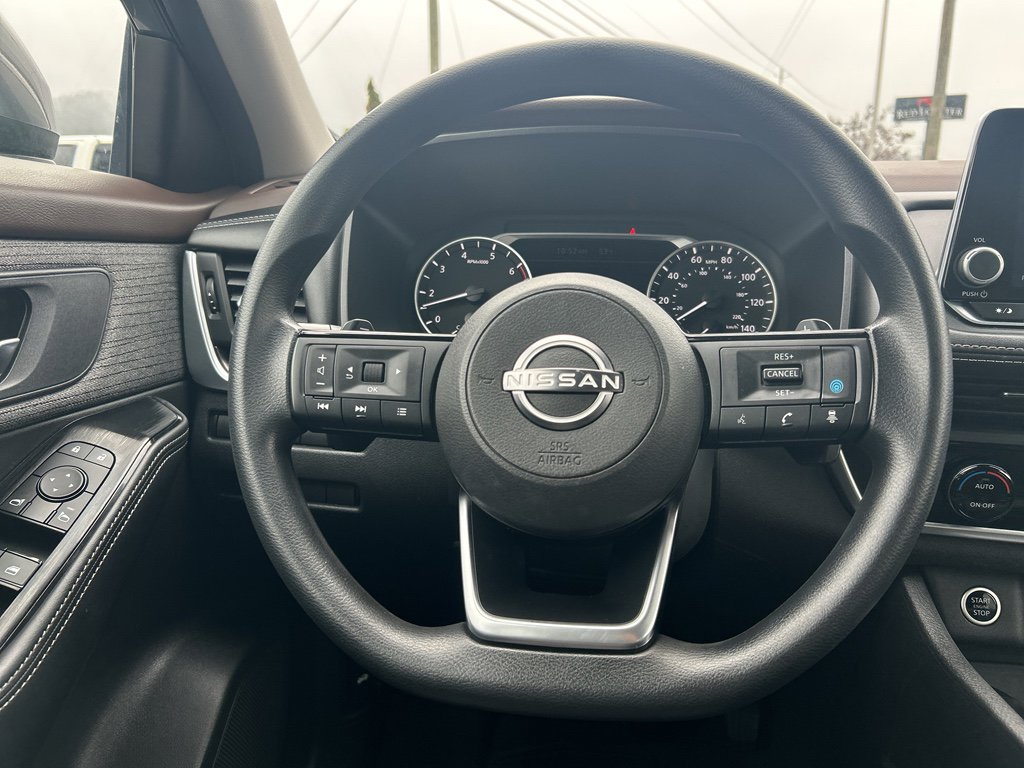 Used 2023 Nissan Rogue SV image 17