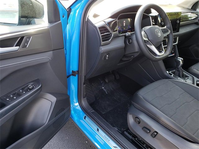 New 2025 Volkswagen Taos SE image 6
