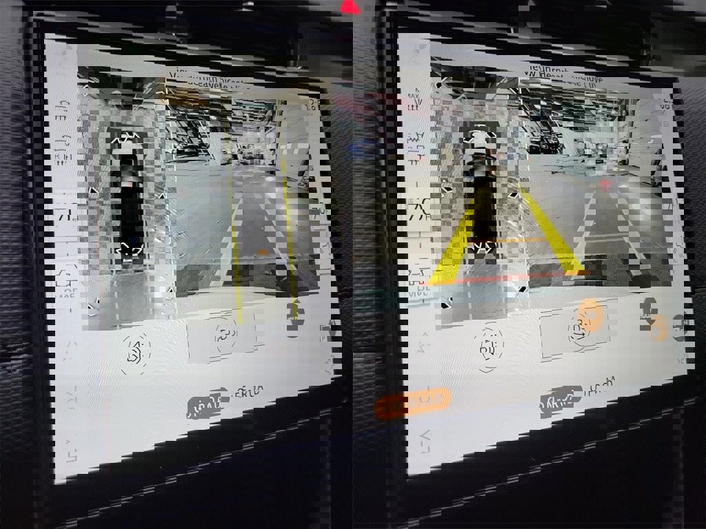 New 2025 Land Rover Discovery Sport Dynamic SE image 19