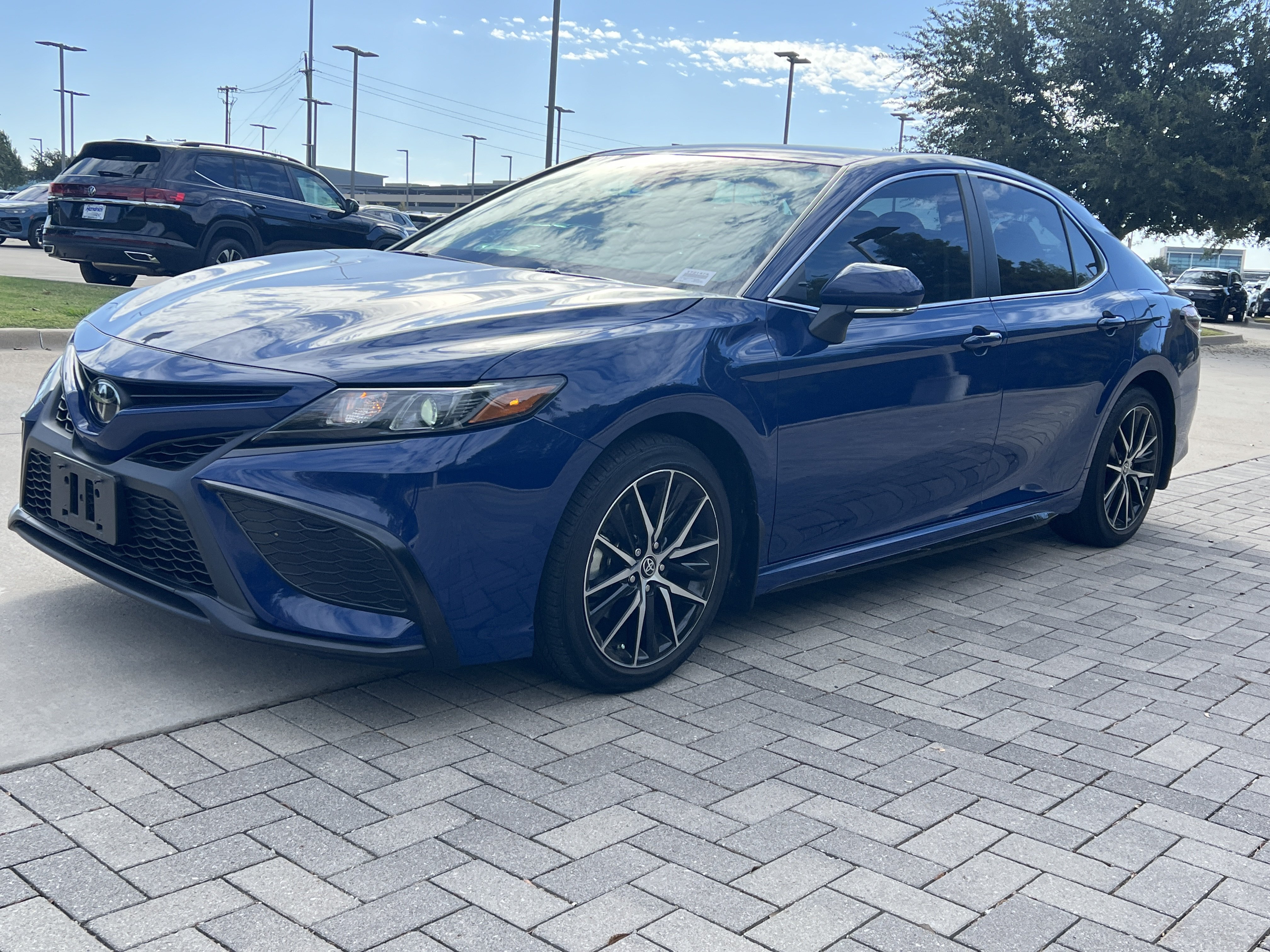 Used 2024 Toyota Camry SE FWD image 4