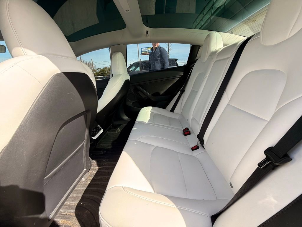 Used 2023 Tesla Model 3 Performance image 9