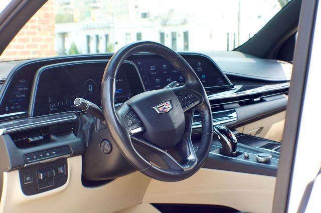 Used 2021 Cadillac Escalade Premium Luxury w/ Performance Package AWD/4WD image 23