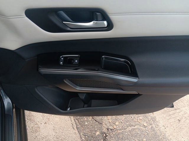 Used 2023 Nissan Pathfinder SL image 30