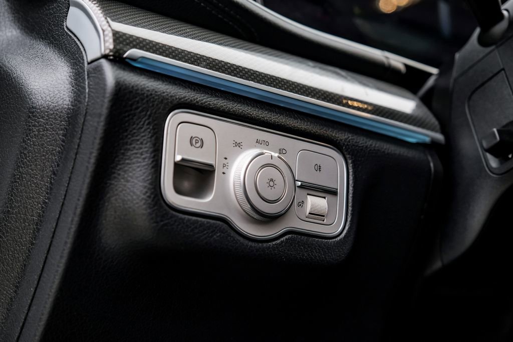 Used 2021 Mercedes-Benz GLS 580 4MATIC image 33