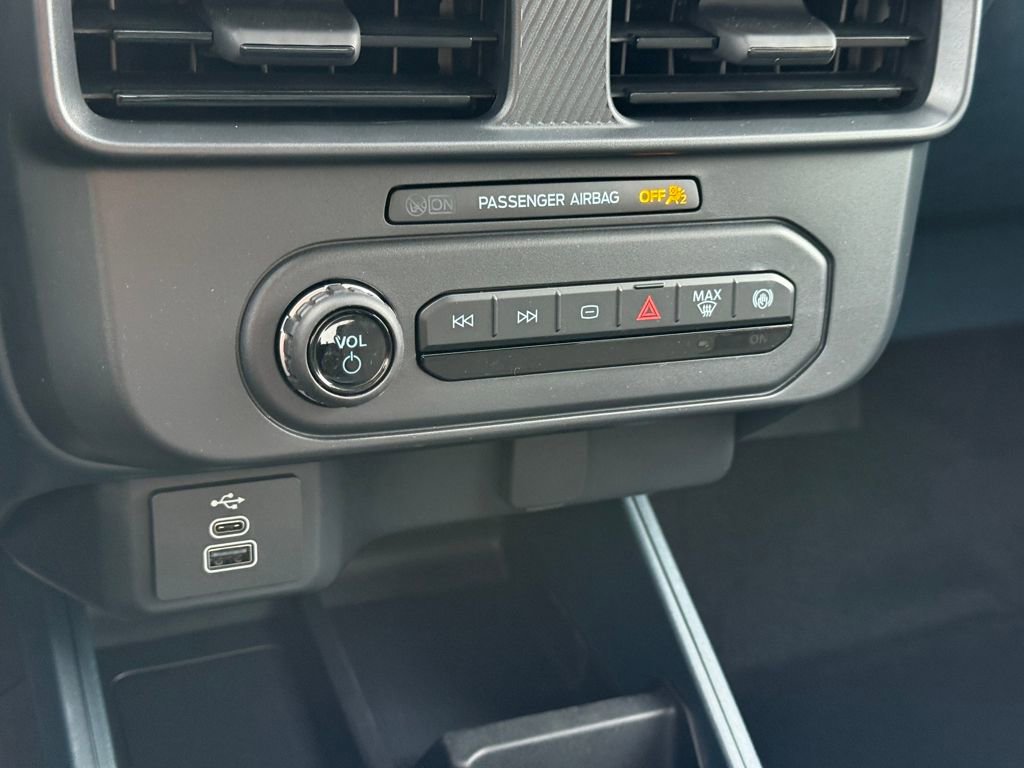 New 2025 Ford Maverick XL w/ Equipment Group 102A image 18