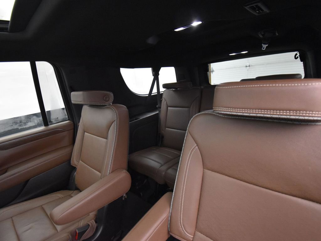 Used 2024 Chevrolet Suburban High Country image 12