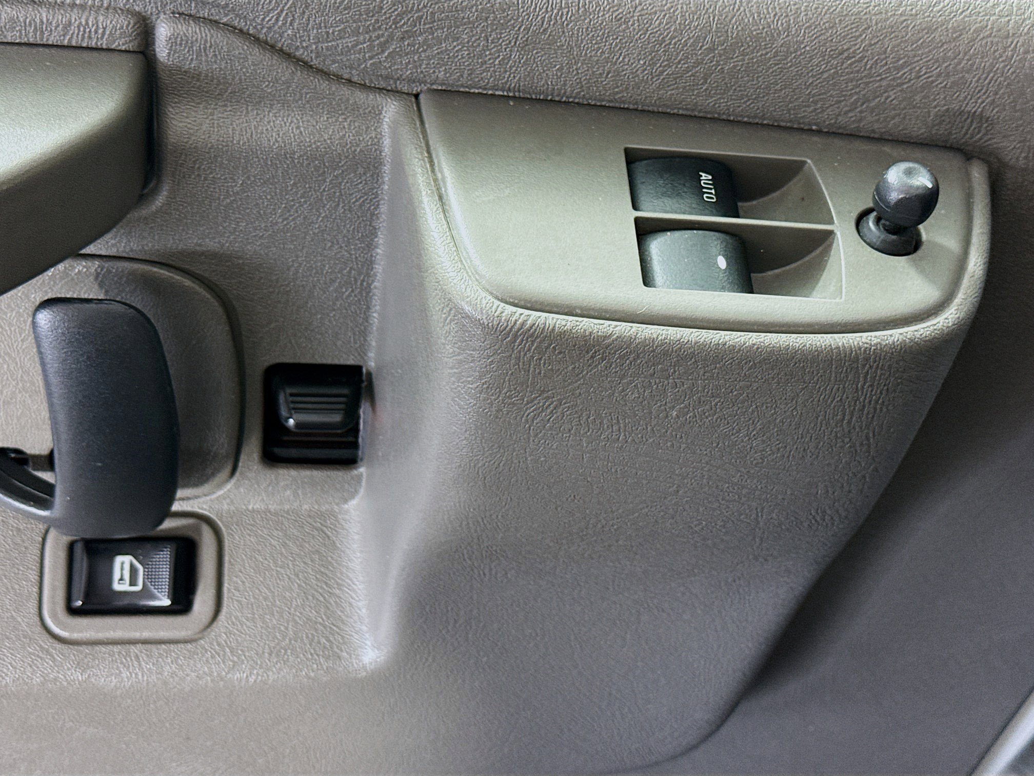 Used 2022 Chevrolet Express 2500 image 20