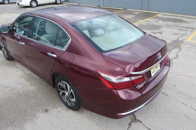 Used 2016 Honda Accord LX image 19