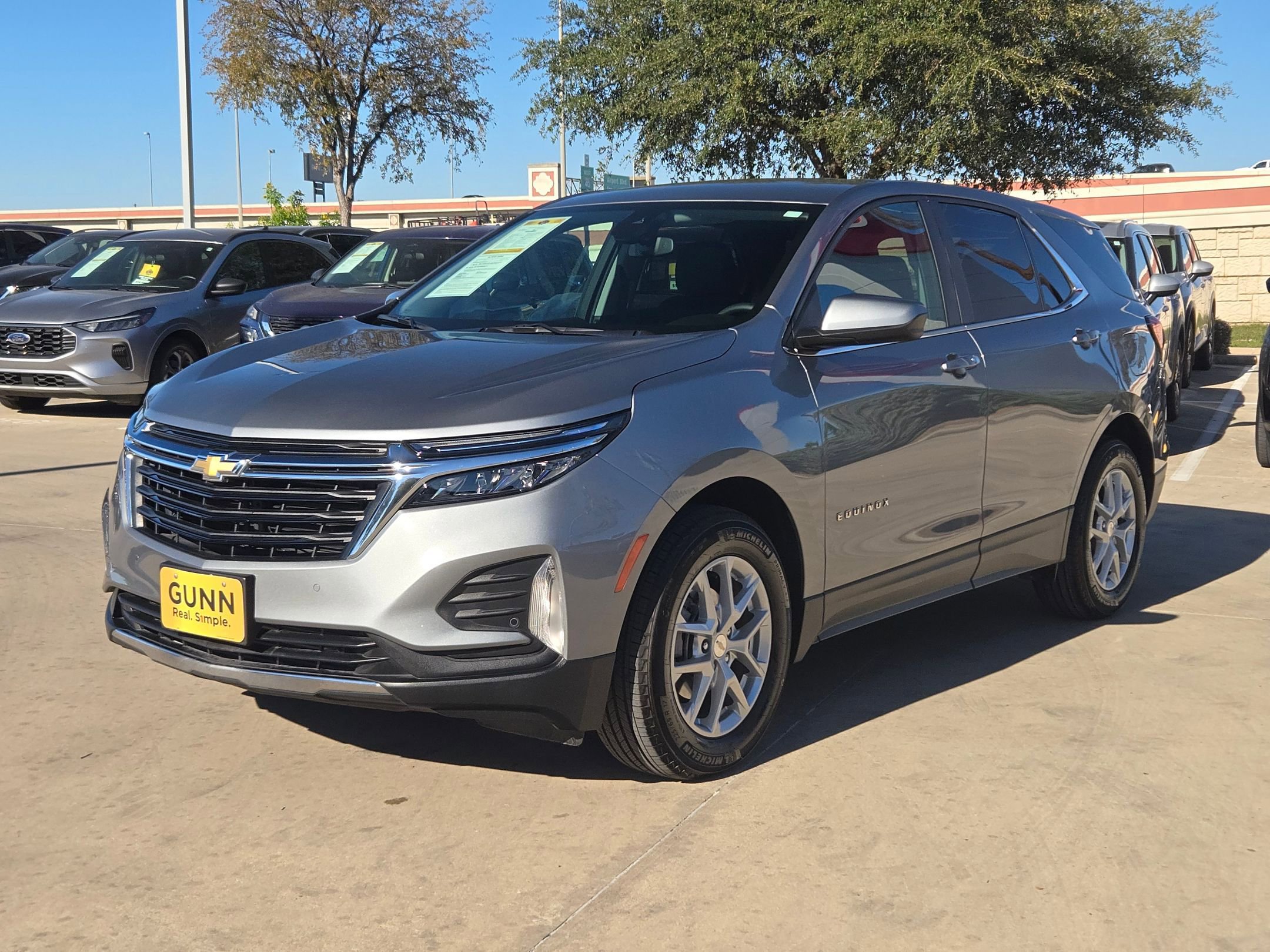 Used 2024 Chevrolet Equinox LT image 3