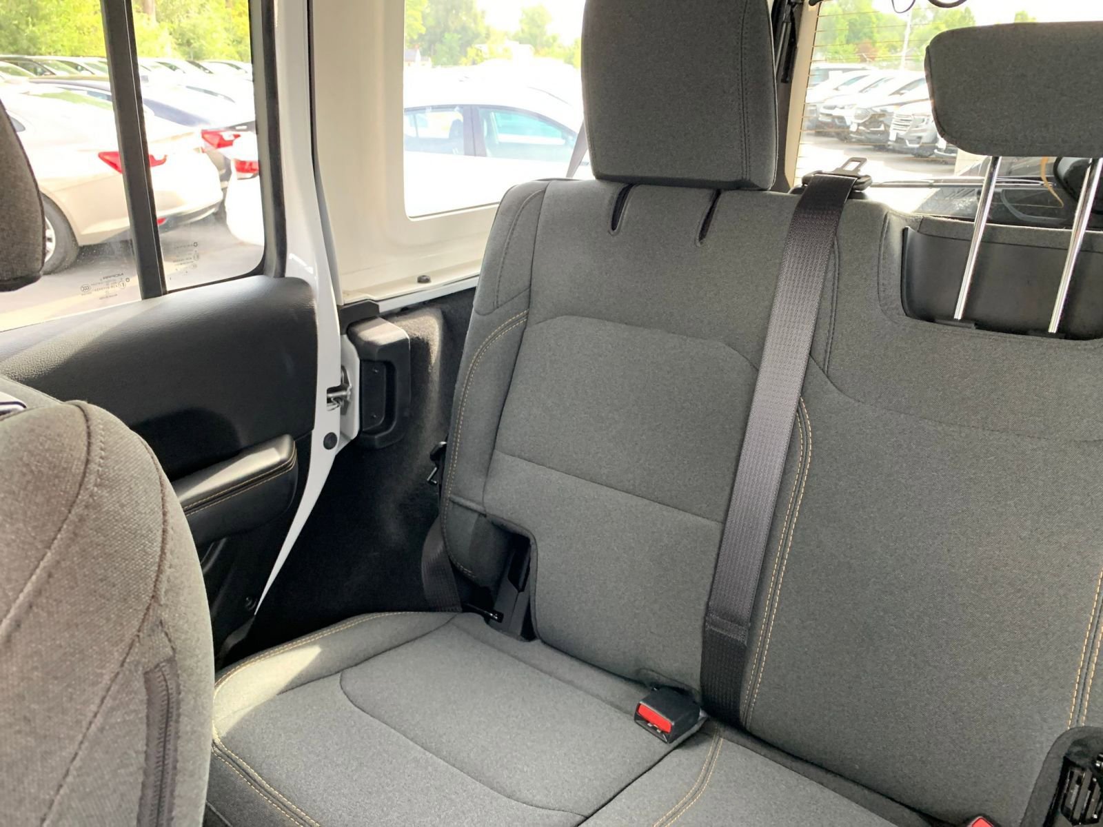 Used 2025 Jeep Wrangler Sahara image 38