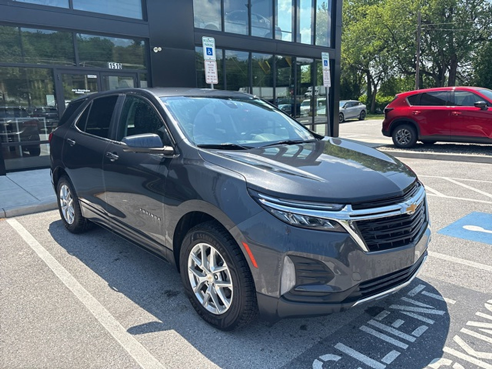 Used 2022 Chevrolet Equinox LT AWD/4WD image 4