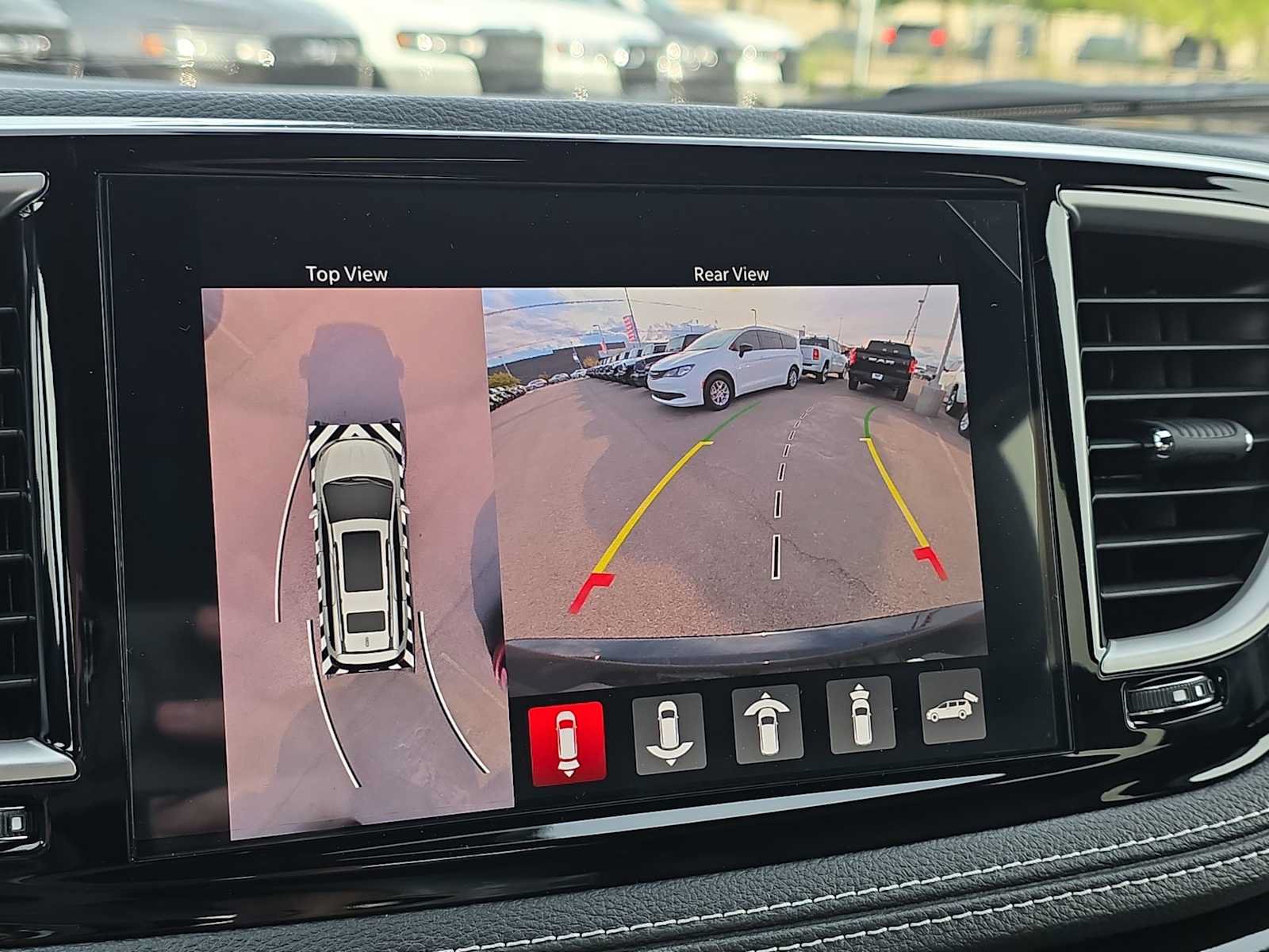 New 2026 Chrysler Pacifica Select FWD image 26