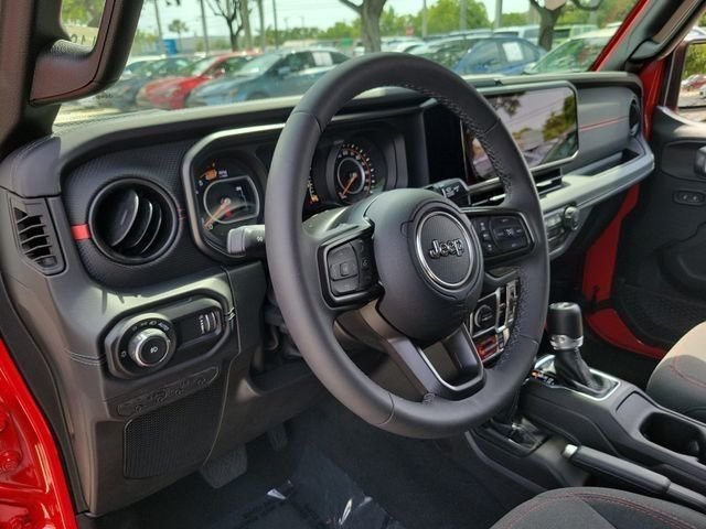Used 2026 Jeep Wrangler Unlimited Rubicon AWD/4WD image 18