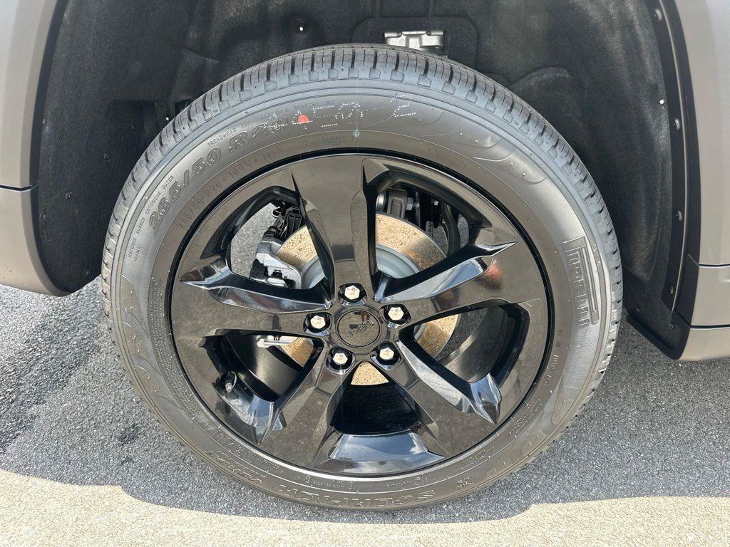 New 2026 Jeep Grand Cherokee Limited w/ Limited Altitude Package RWD image 13