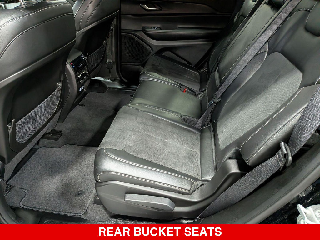Used 2023 Jeep Grand Cherokee L Laredo AWD/4WD image 29