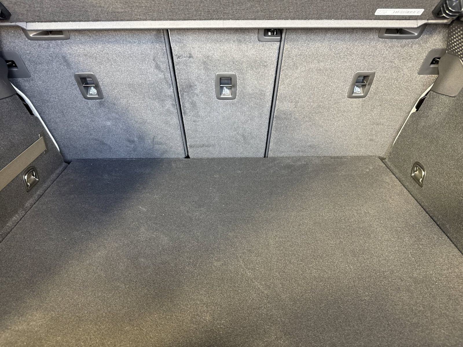 New 2026 Porsche Macan 4 Electric image 17