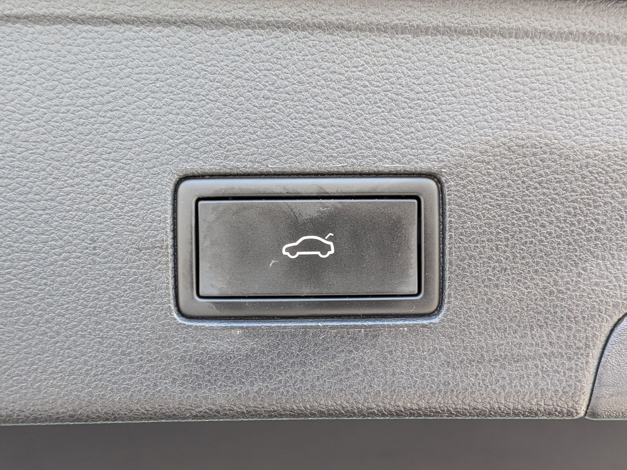 Used 2023 Volkswagen Atlas Cross Sport SE w/ Panoramic Sunroof Package image 32