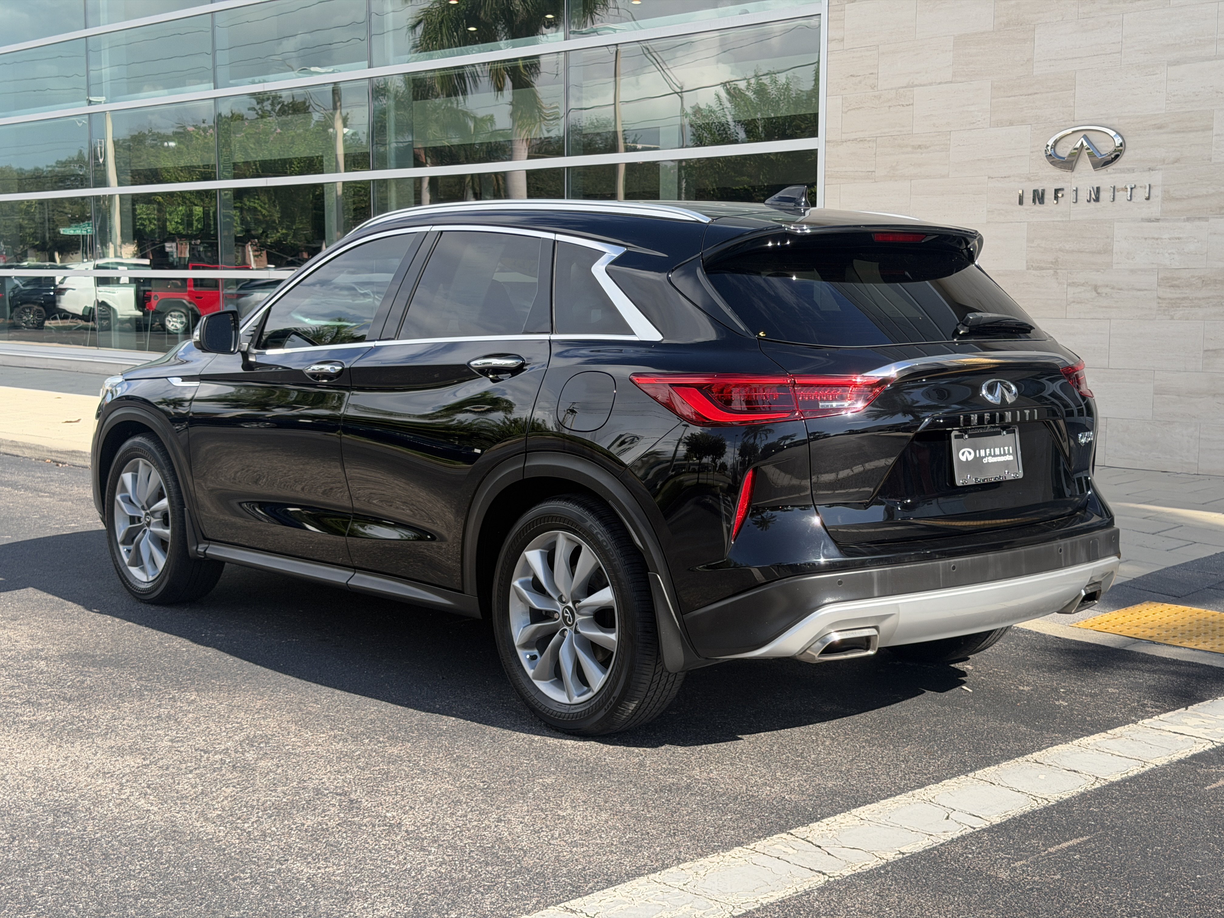 Certified 2021 INFINITI QX50 Essential FWD image 5