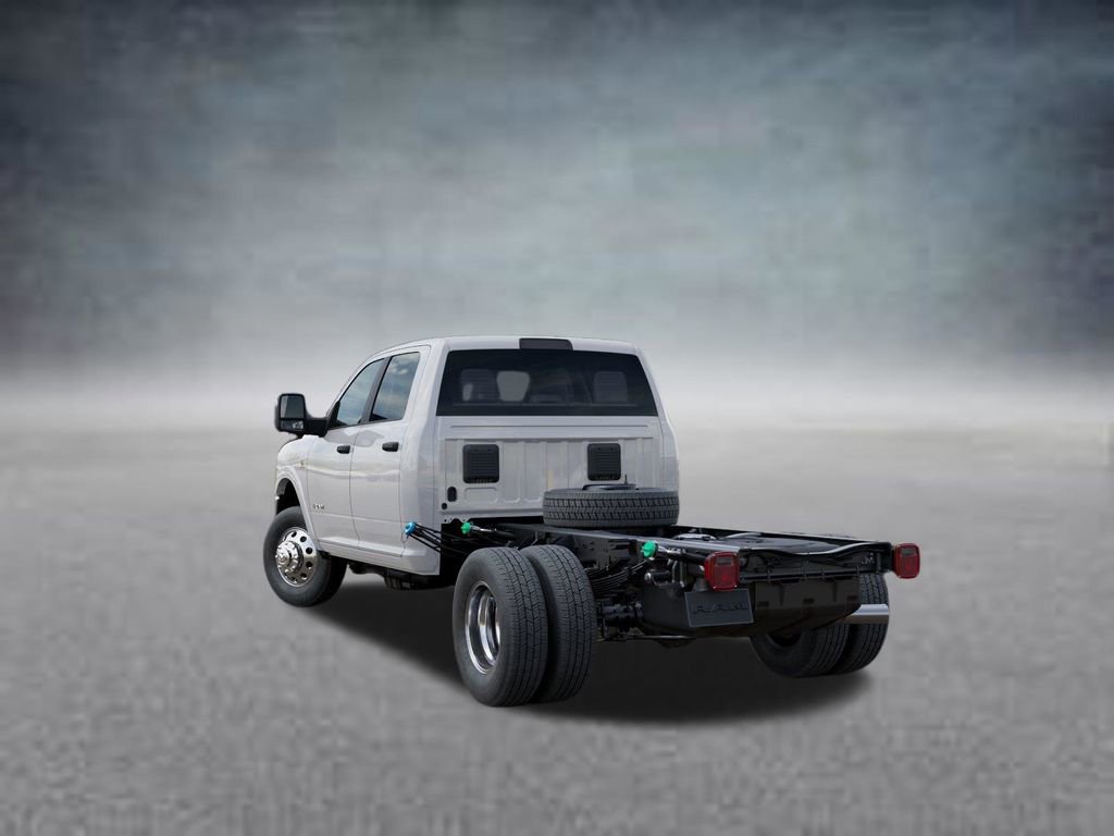 New 2025 RAM 3500 Big Horn AWD/4WD image 3