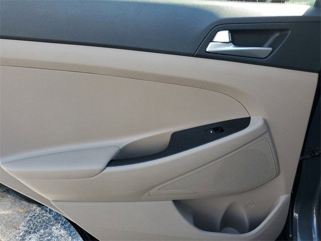 Used 2020 Hyundai Tucson SE w/ Cargo Package image 17