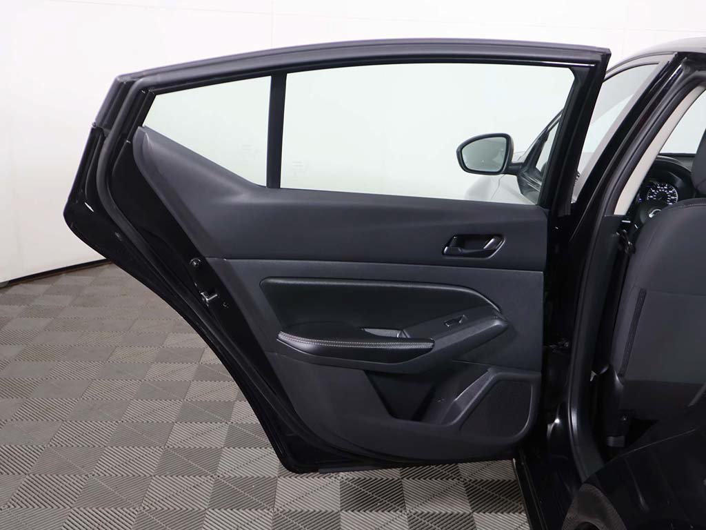 Used 2025 Nissan Altima 2.5 SV FWD image 17