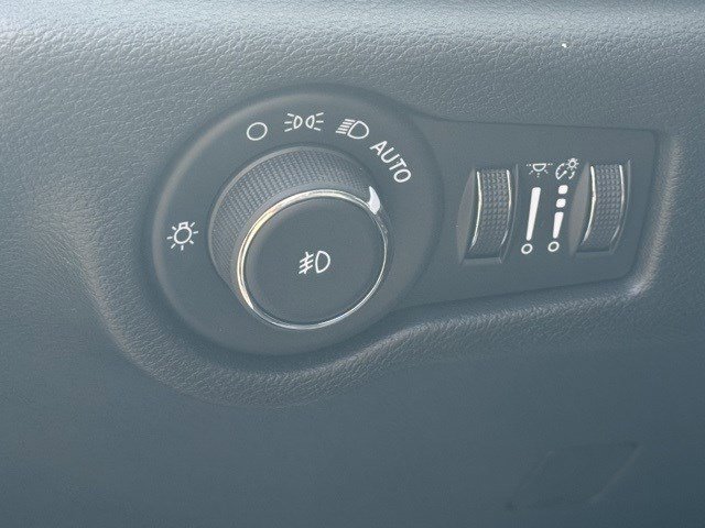 New 2026 Chrysler Pacifica Select image 13