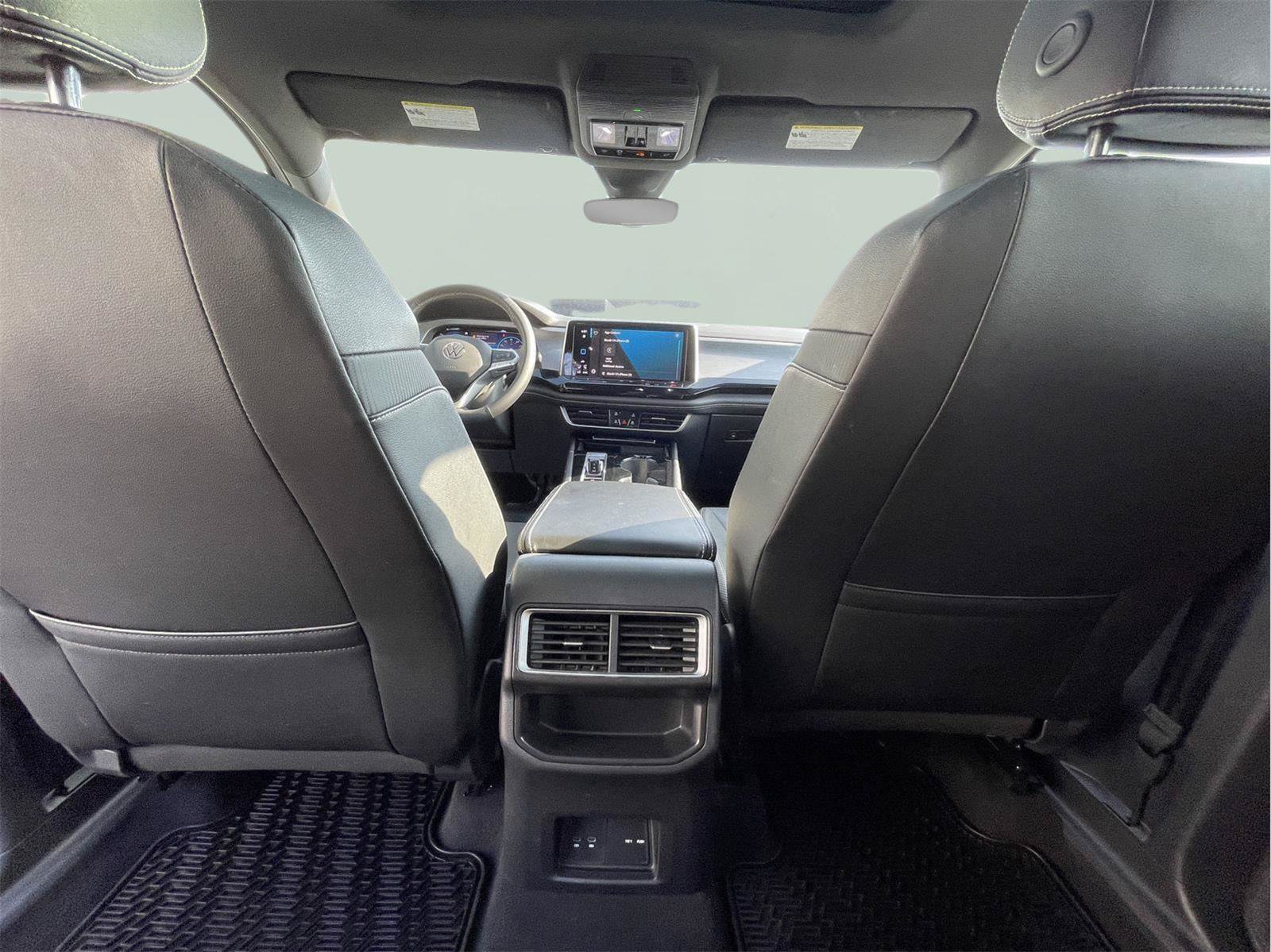 Used 2024 Volkswagen Atlas Cross Sport SE AWD/4WD image 18