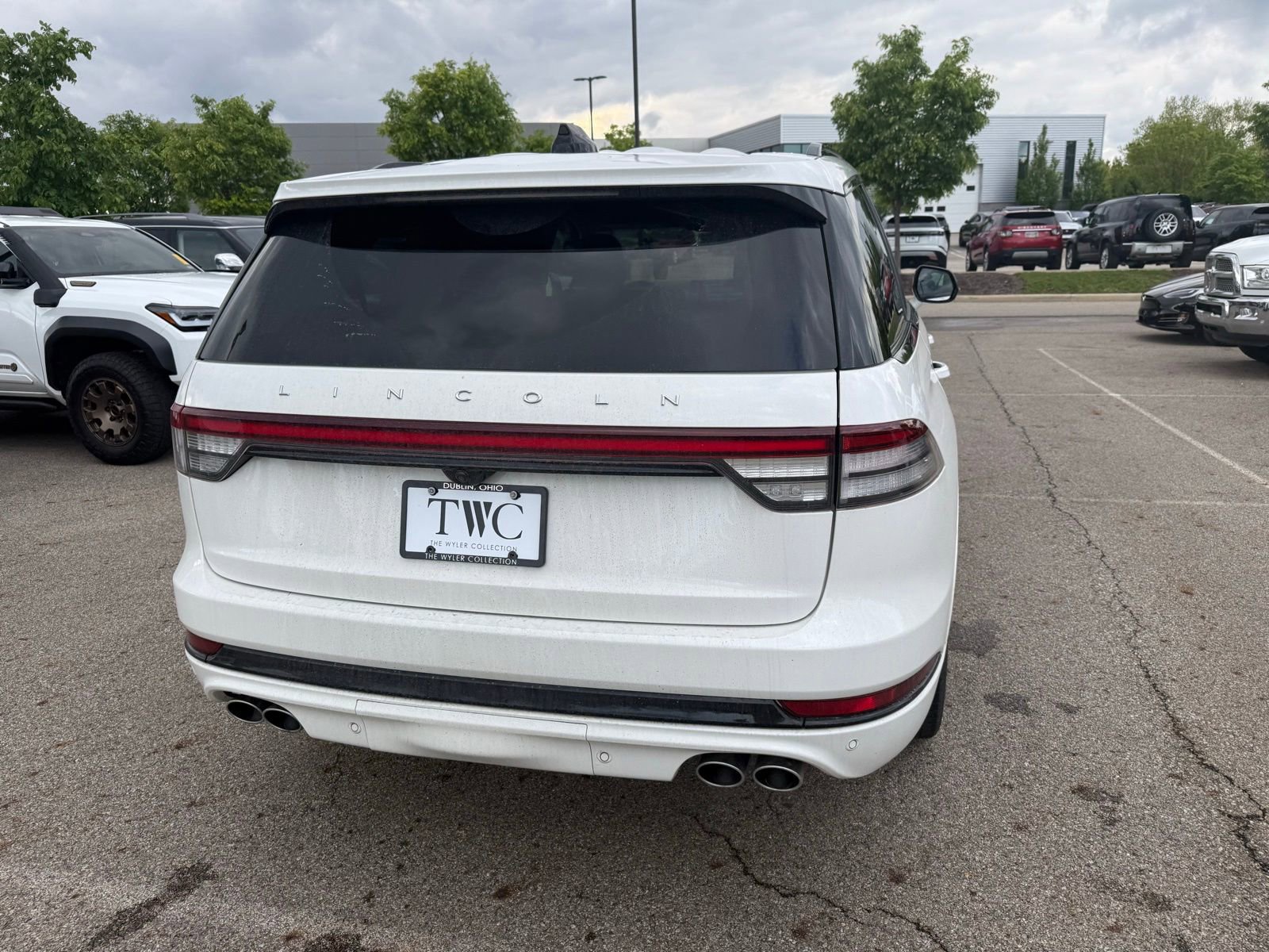 Used 2025 Lincoln Aviator Reserve w/ Equipment Group 201A AWD/4WD image 6