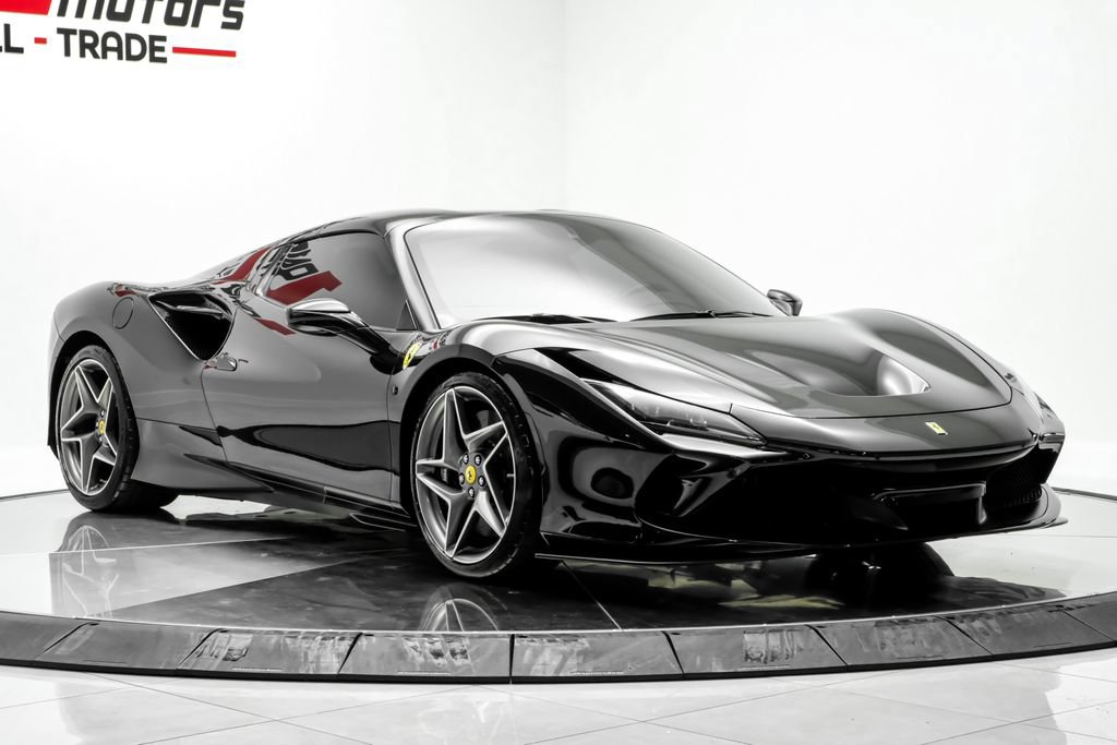 Used 2022 Ferrari F8 Tributo RWD image 3