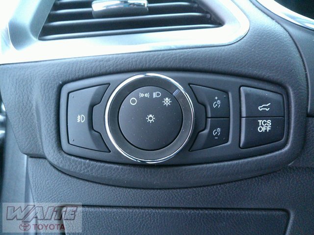 Used 2020 Ford Edge Titanium w/ Equipment Group 301A image 18