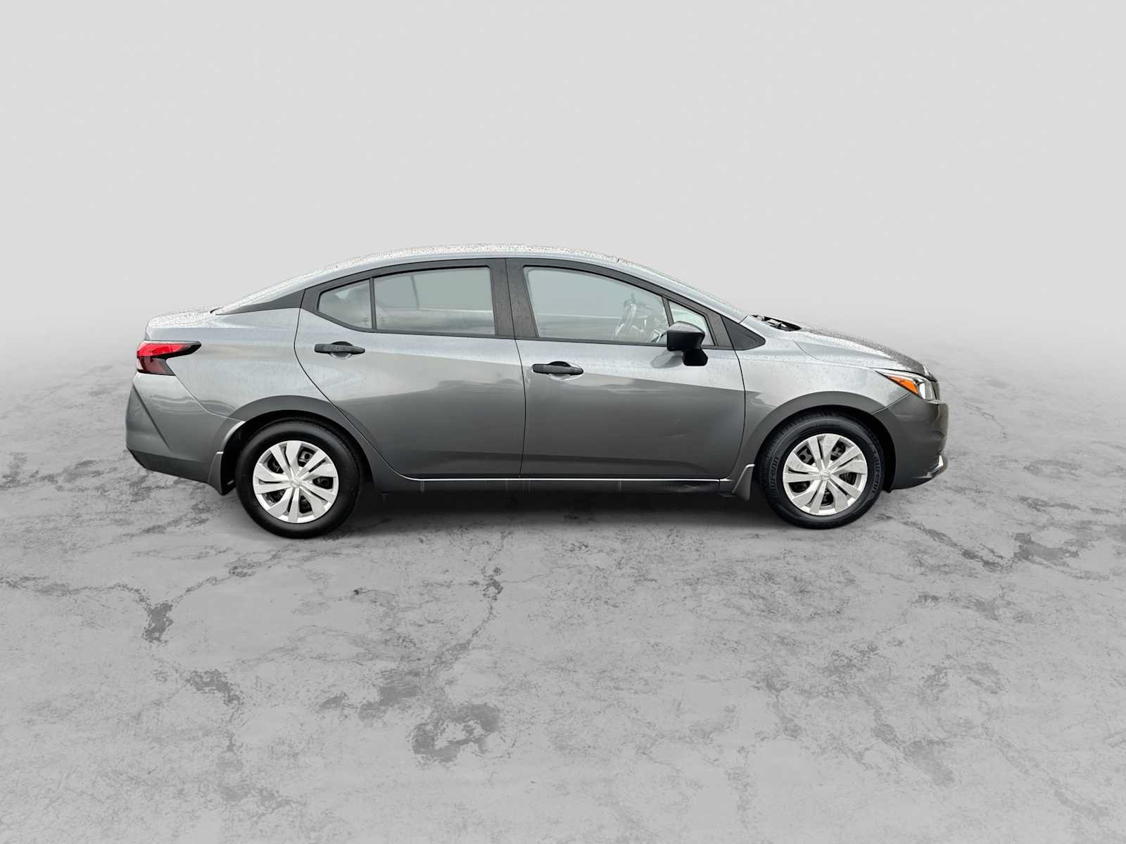 Used 2020 Nissan Versa S FWD image 9