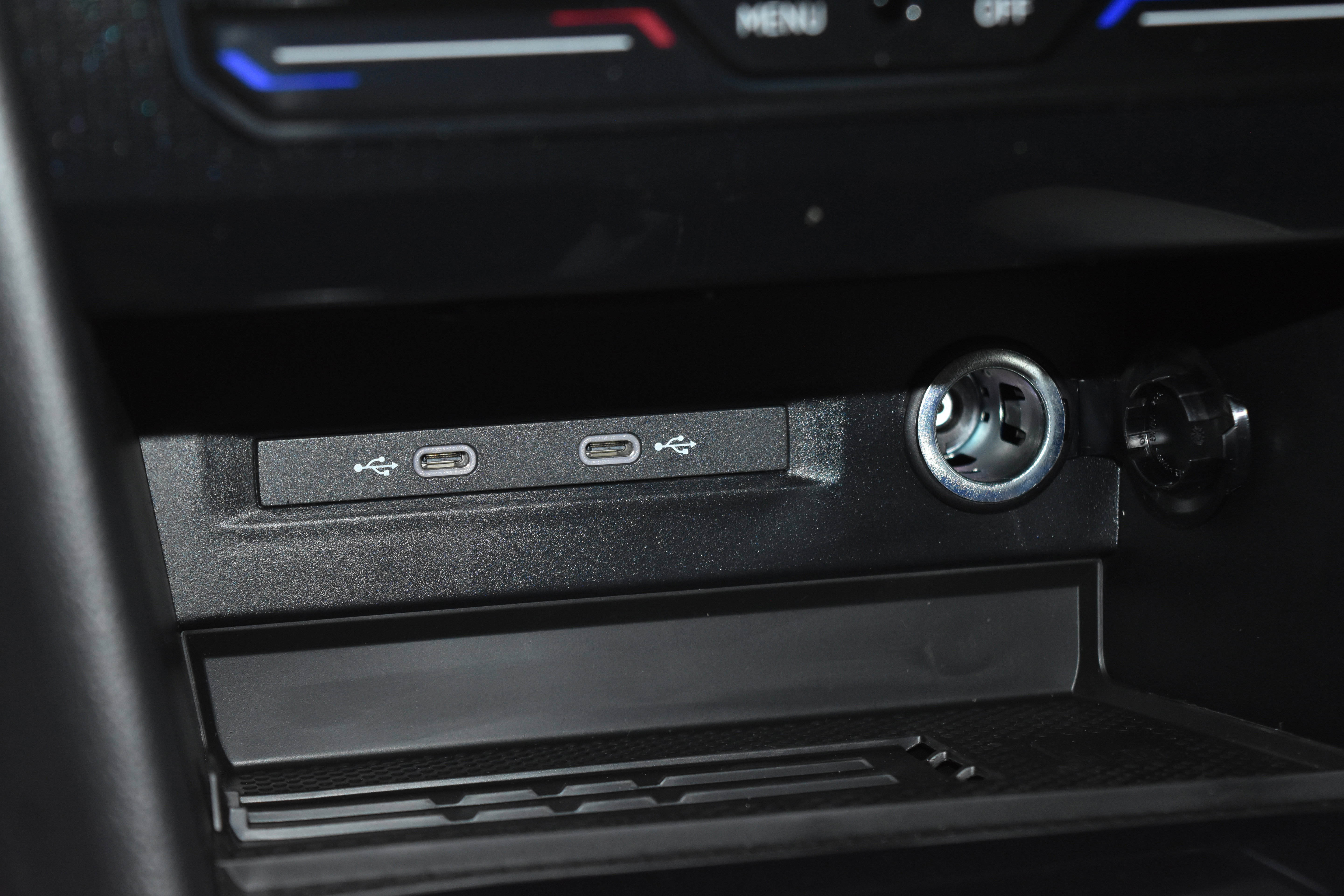 New 2025 Volkswagen Taos SE image 11