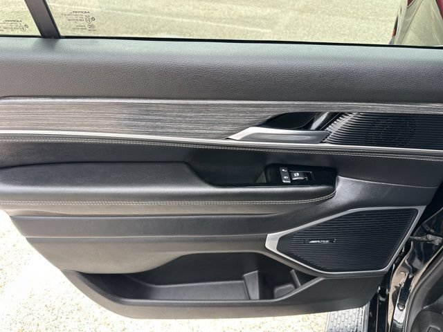 Certified 2024 Jeep Wagoneer Series II w/ Flexible Seating Group RWD image 40