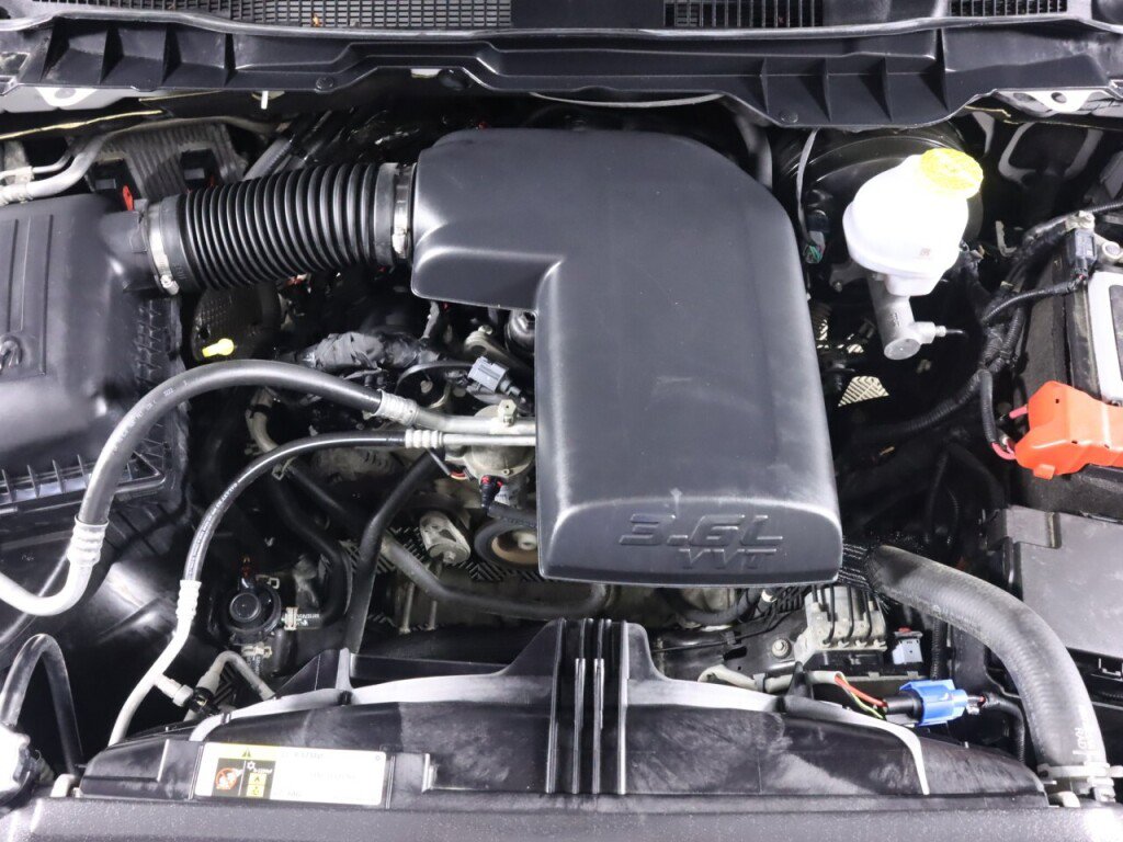 Used 2023 RAM 1500 Classic SLT AWD/4WD image 43