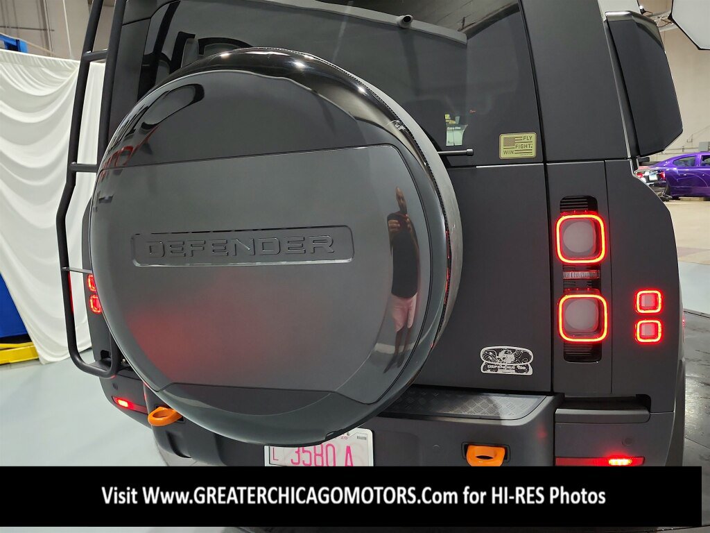 Used 2023 Land Rover Defender 130 SE AWD/4WD image 22