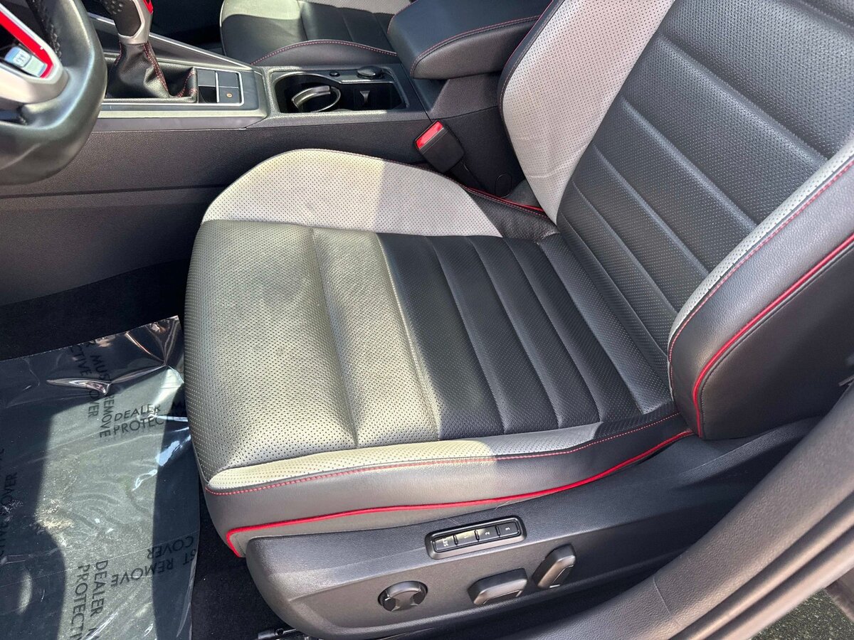 Used 2022 Volkswagen GTI SE FWD image 18