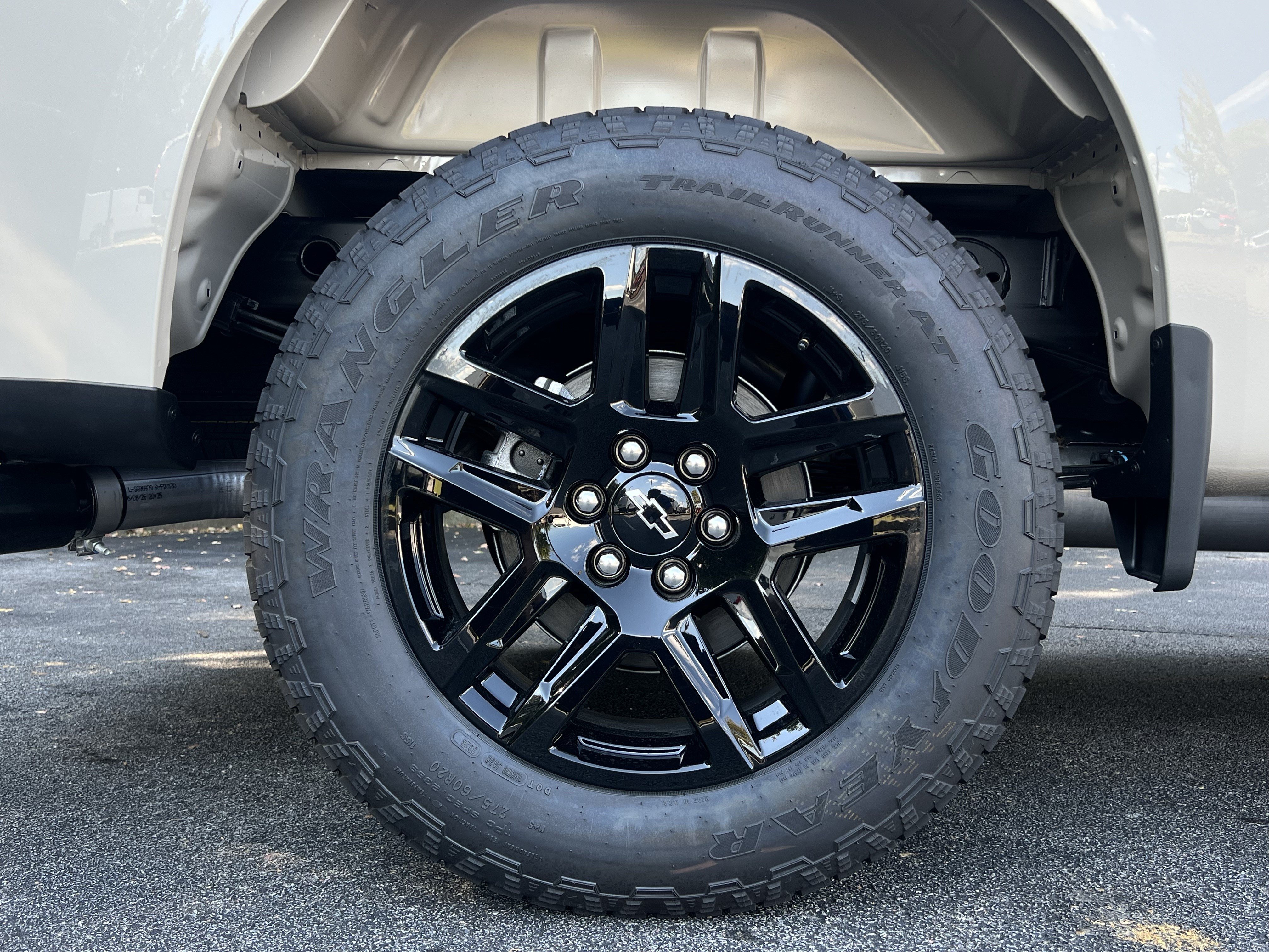 New 2026 Chevrolet Silverado 1500 Custom w/ Turbomax Blackout Package AWD/4WD image 40