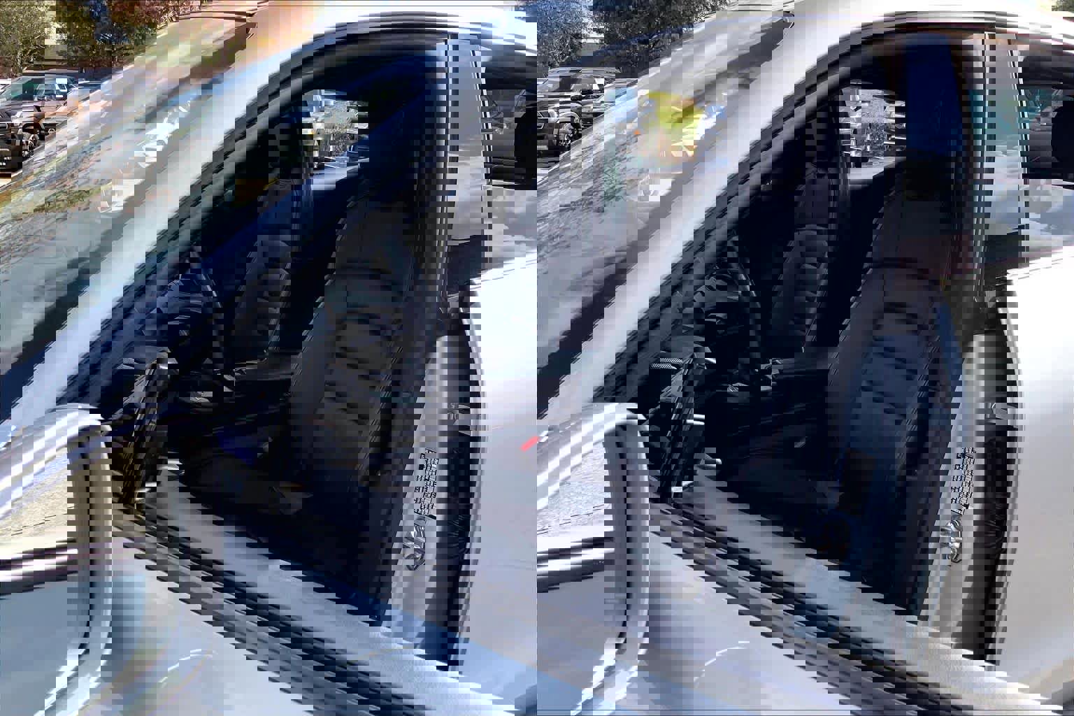 Used 2022 Porsche Taycan image 7