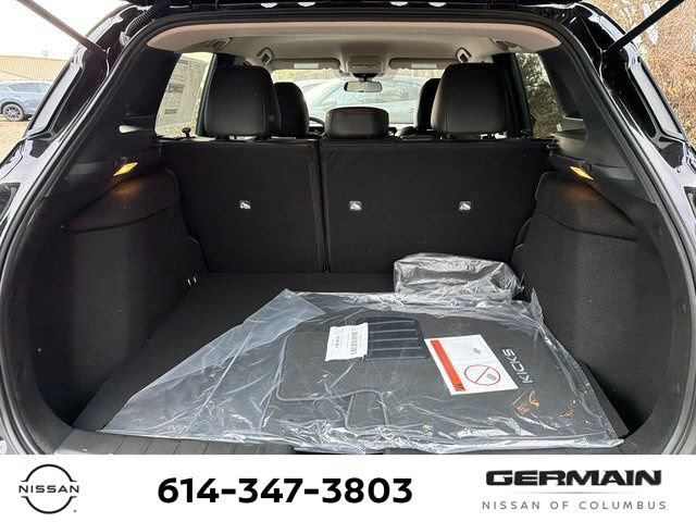 New 2026 Nissan Kicks SR w/ Cold Weather Package AWD/4WD image 12