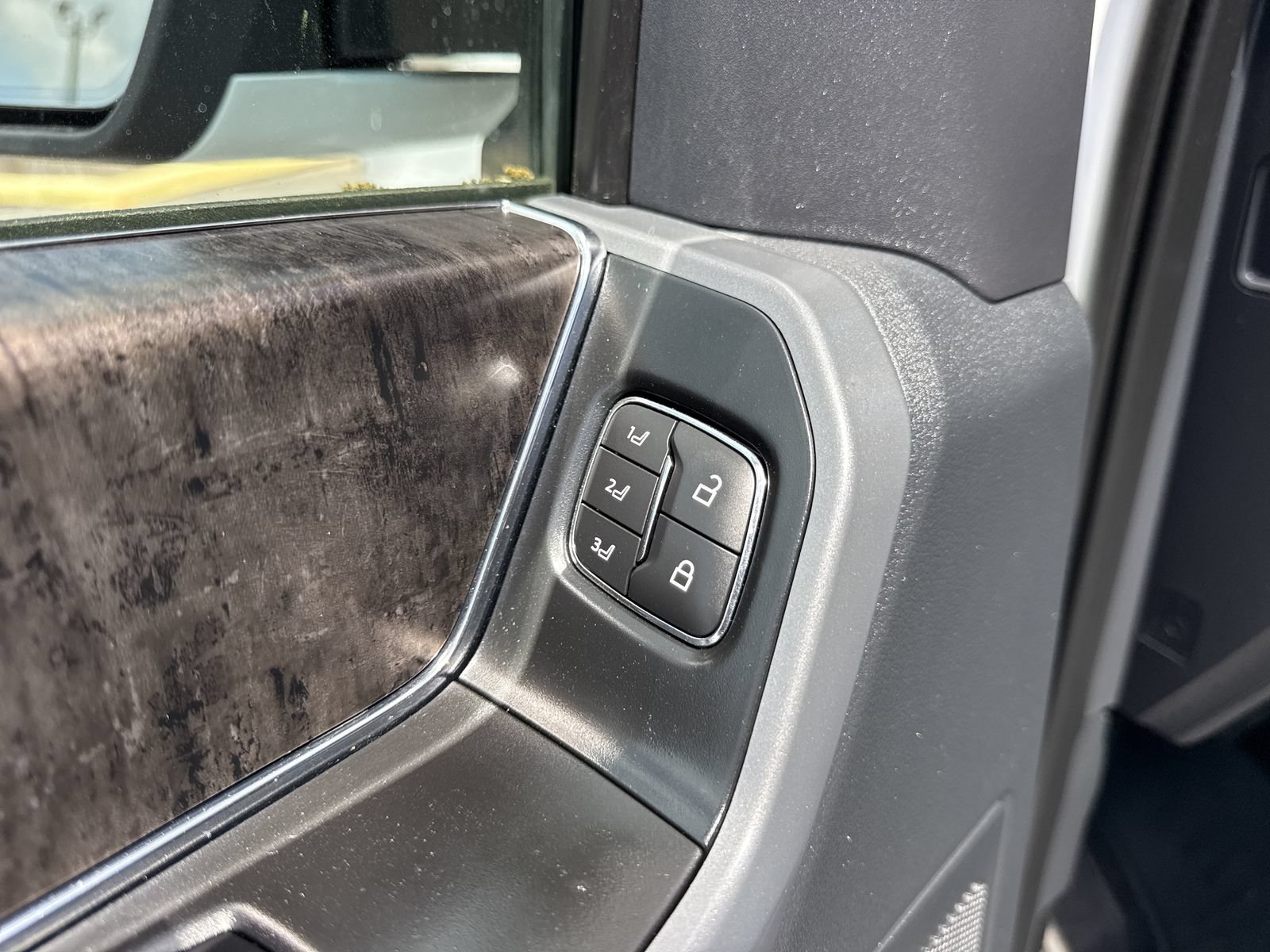 Used 2022 Ford F150 Lariat AWD/4WD image 22