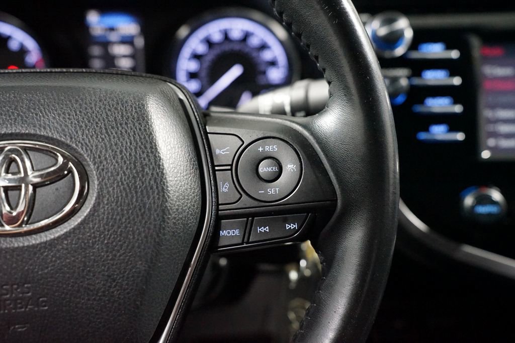 Certified 2020 Toyota Camry SE image 13