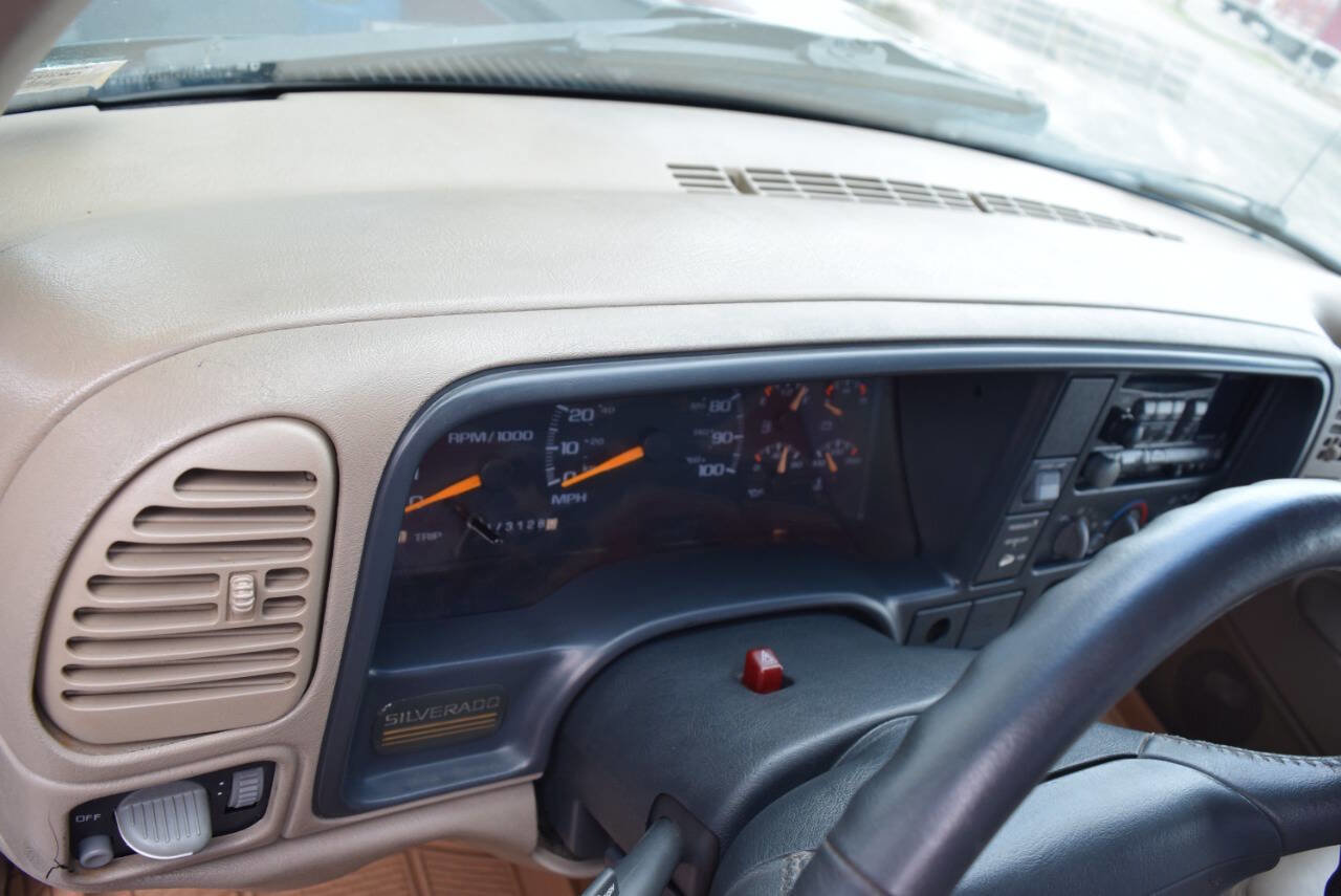 Used 1997 Chevrolet Silverado 1500 4x4 Regular Cab w/ Preferred Equipment Group 2 image 34
