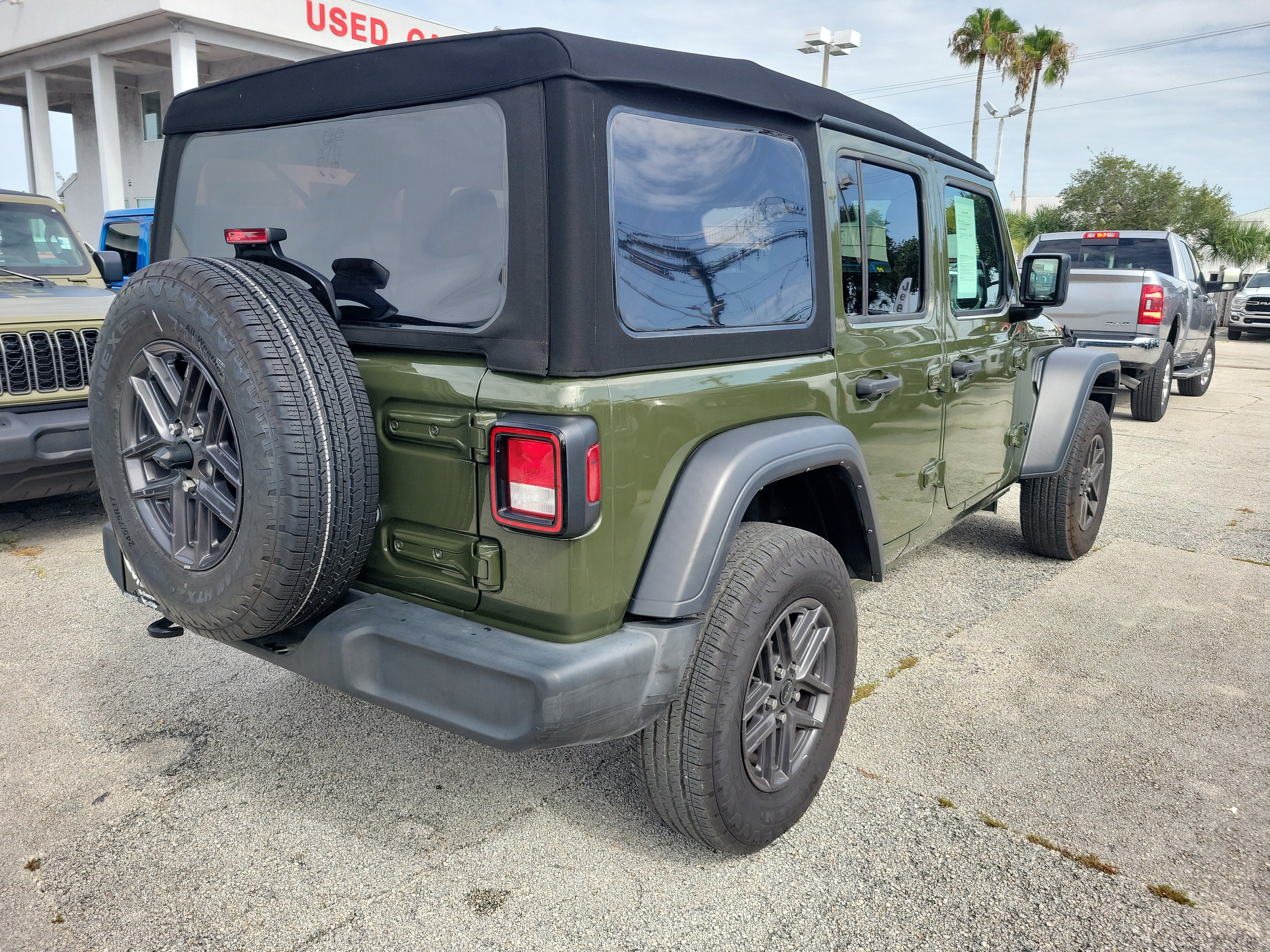 Used 2024 Jeep Wrangler Unlimited Sport AWD/4WD image 4