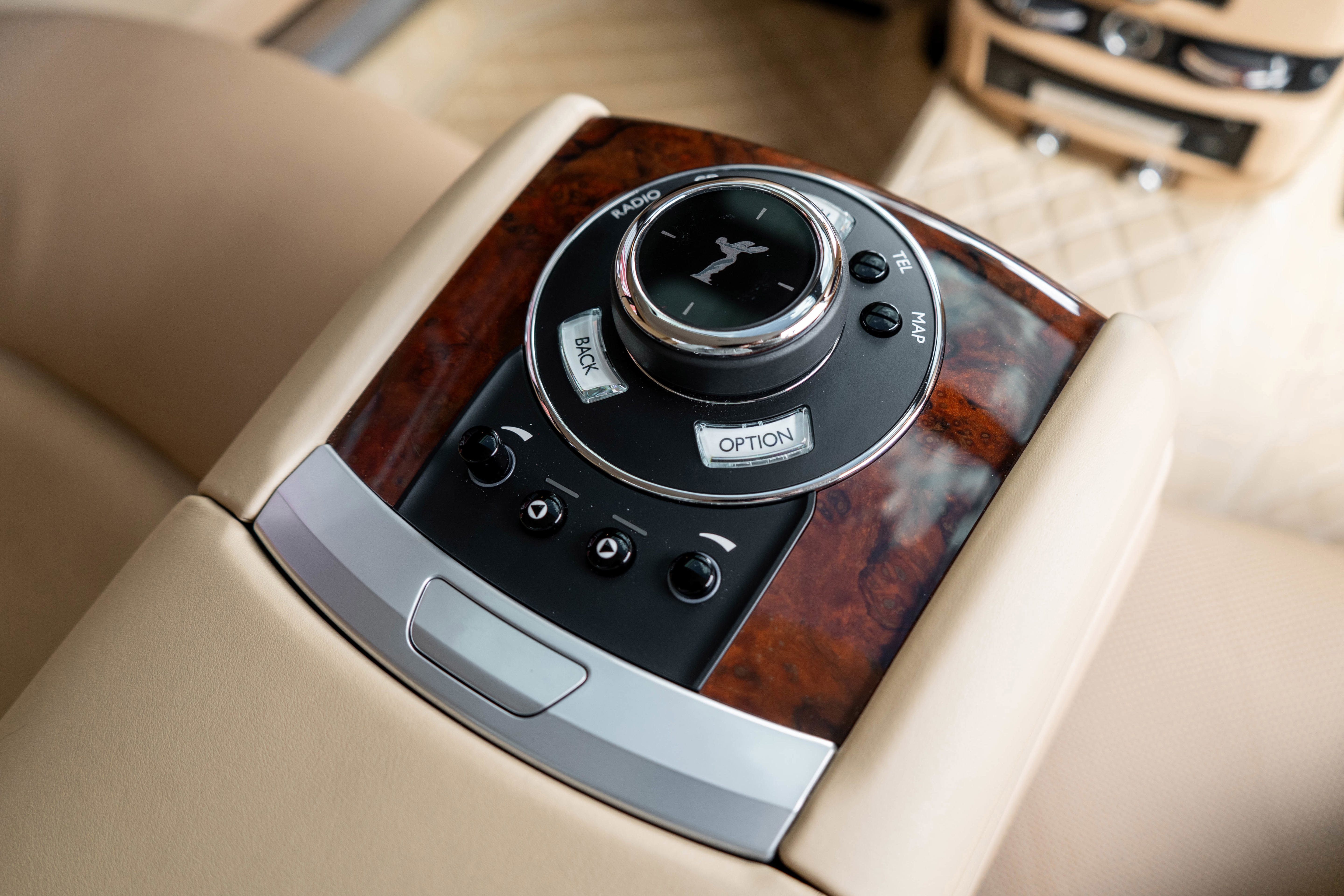 Used 2014 Rolls-Royce Ghost image 40