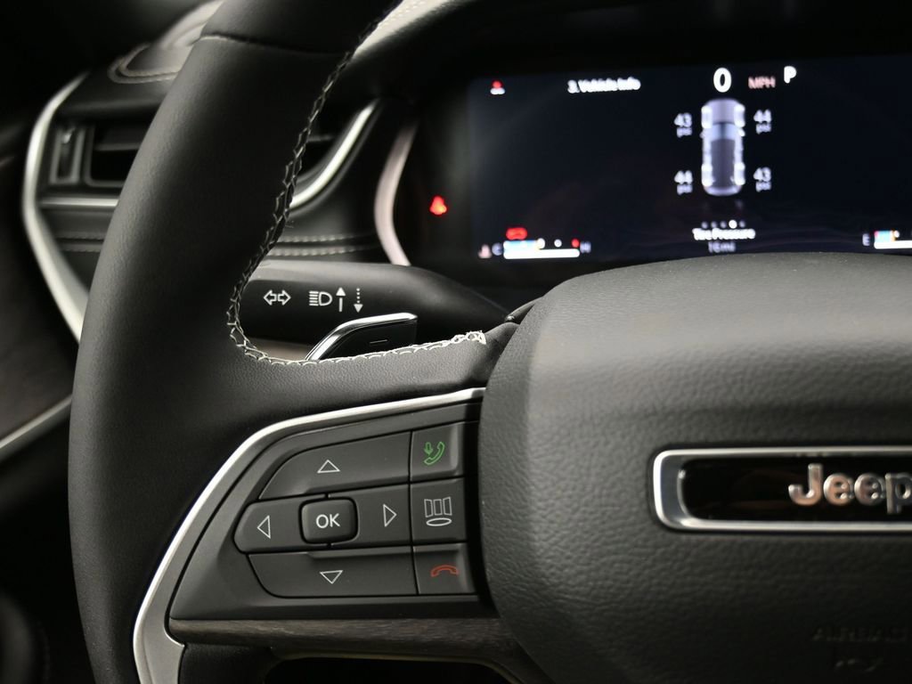 New 2025 Jeep Grand Cherokee Limited image 22