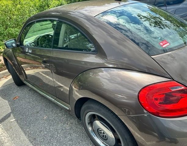 Used 2013 Volkswagen Beetle 2.5 FWD image 3