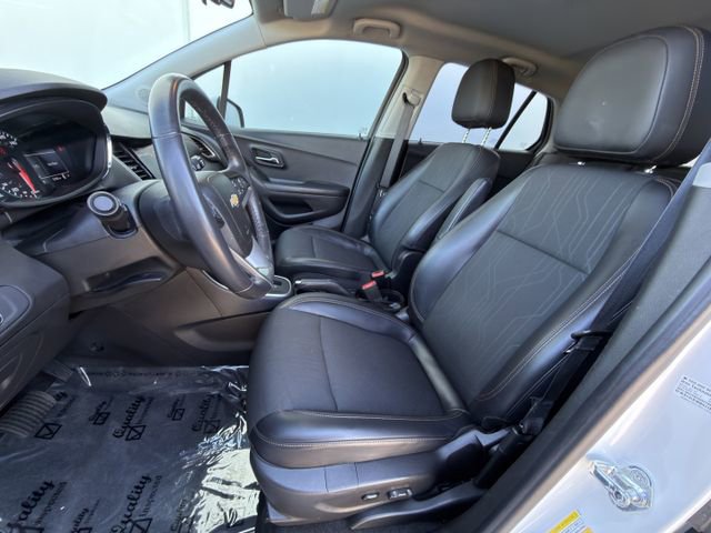 Used 2022 Chevrolet Trax LT w/ LT Convenience Package image 26