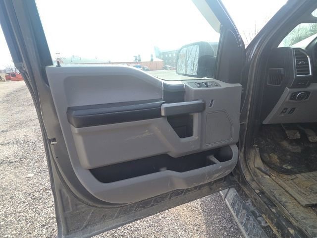 Used 2016 Ford F150 XLT w/ Equipment Group 302A Luxury image 22